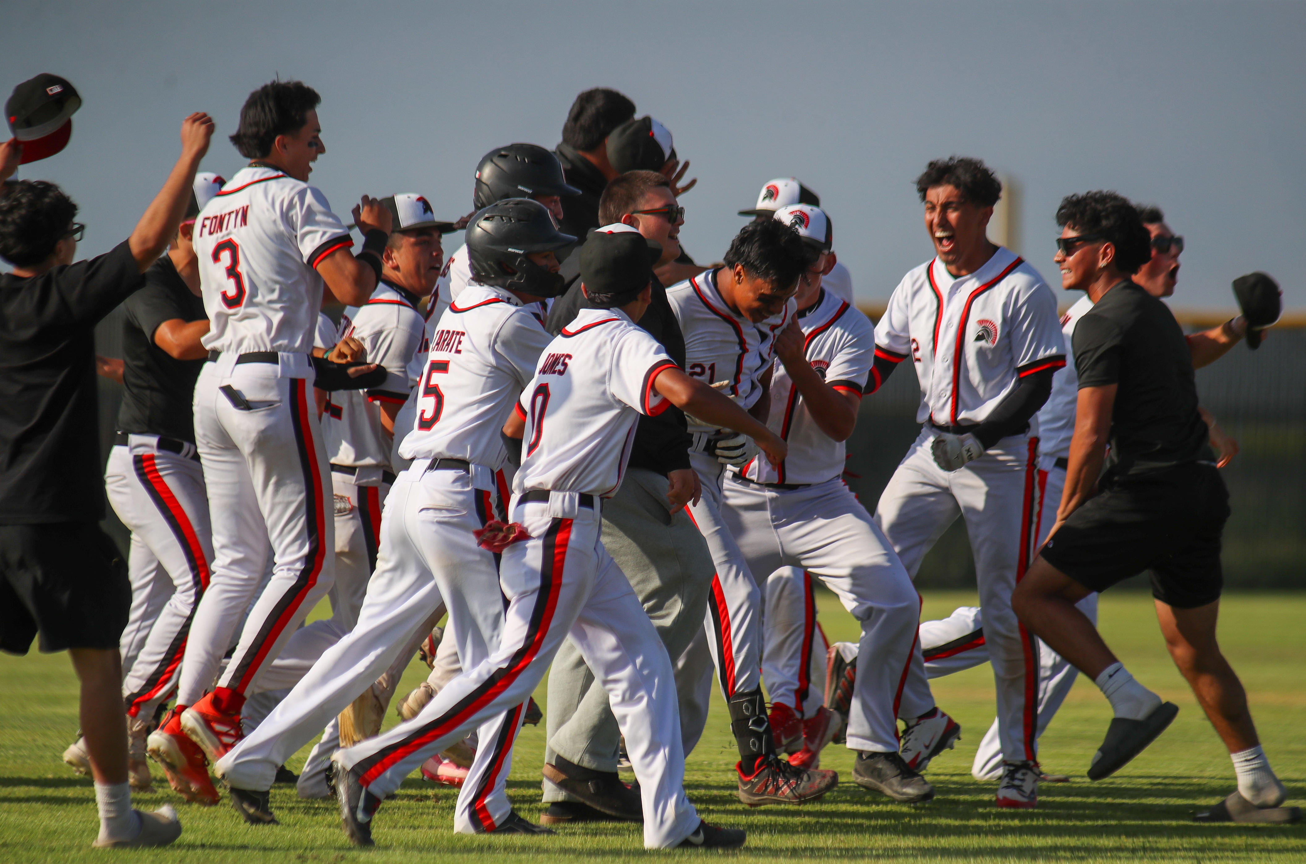 Rio Mesa reaches CIF-SS baseball semifinals in dramatic fashion