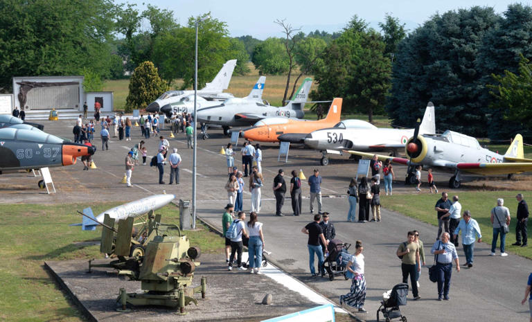 In 12mila da tutta Italia all'open day dell'aeroporto di Cameri