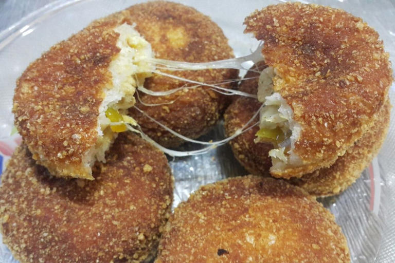 Homemade pizza bombs recipe for snack night