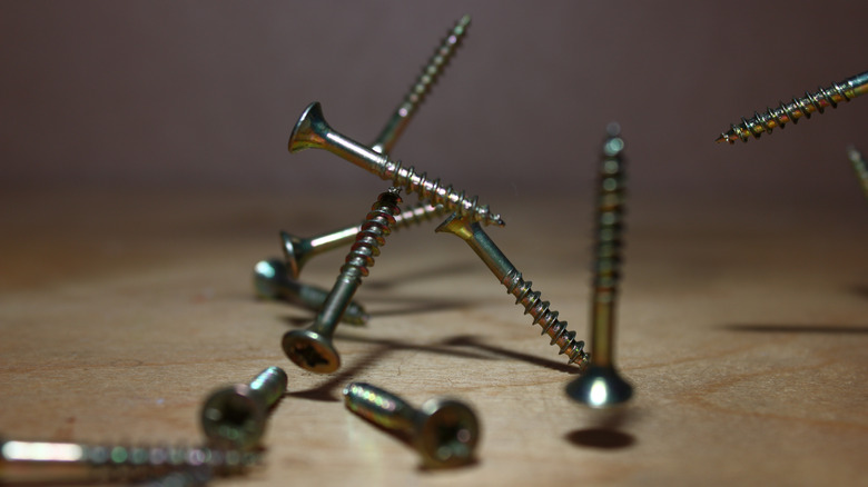 How to use the 'lighthouse' hack that's great for locating dropped screws