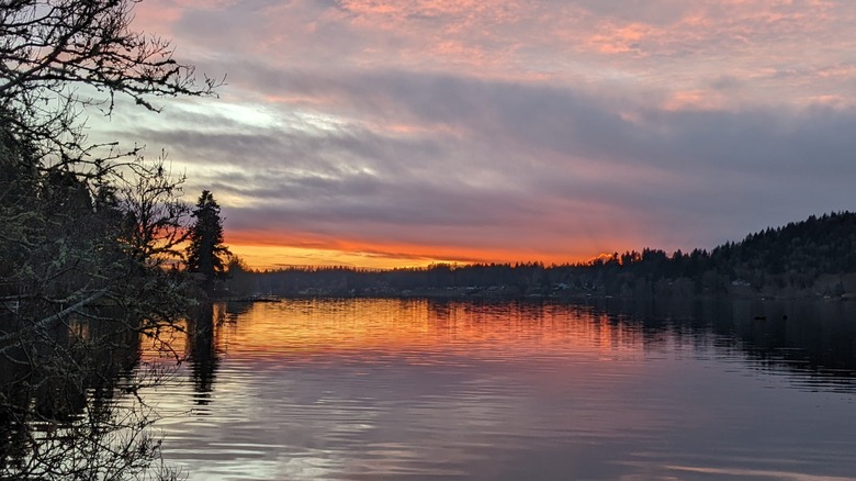 Between Seattle and Portland is Washington's scenic lake for top-tier ...