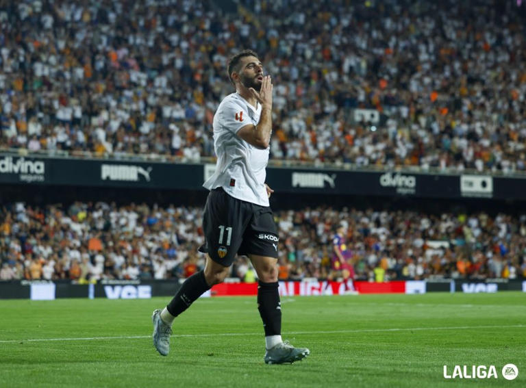 El Valencia gana al Barça, pero se queda sin Europa