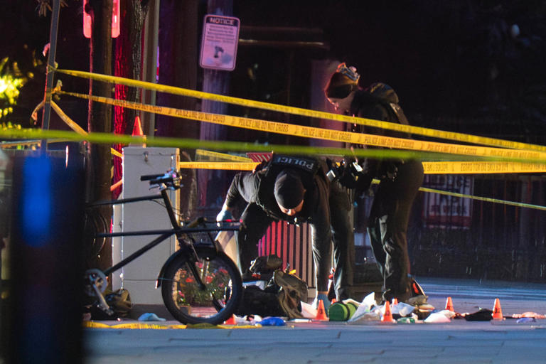 White House shooting: Gun-wielding suspect killed by Secret Service