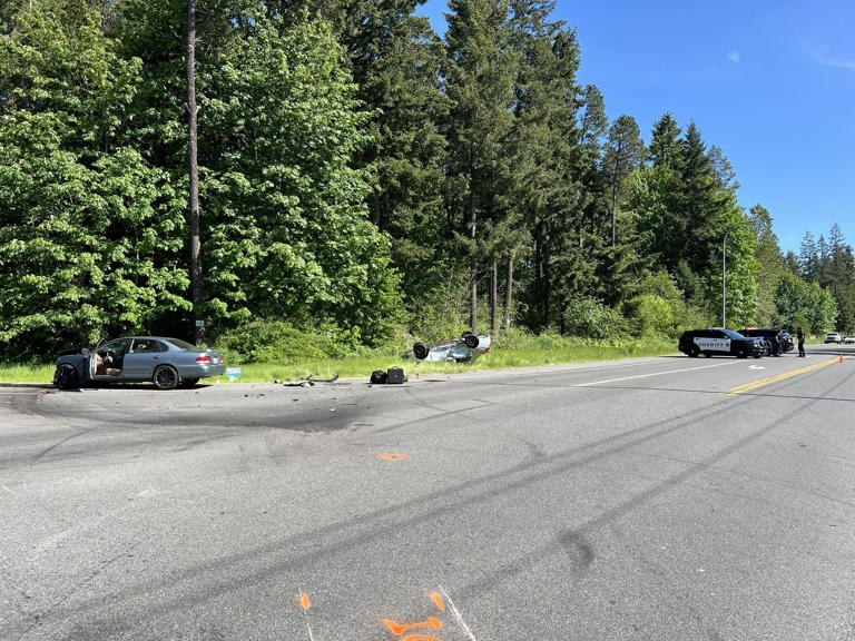Driver blows stop sign in Yelm; T-bones other car and flips