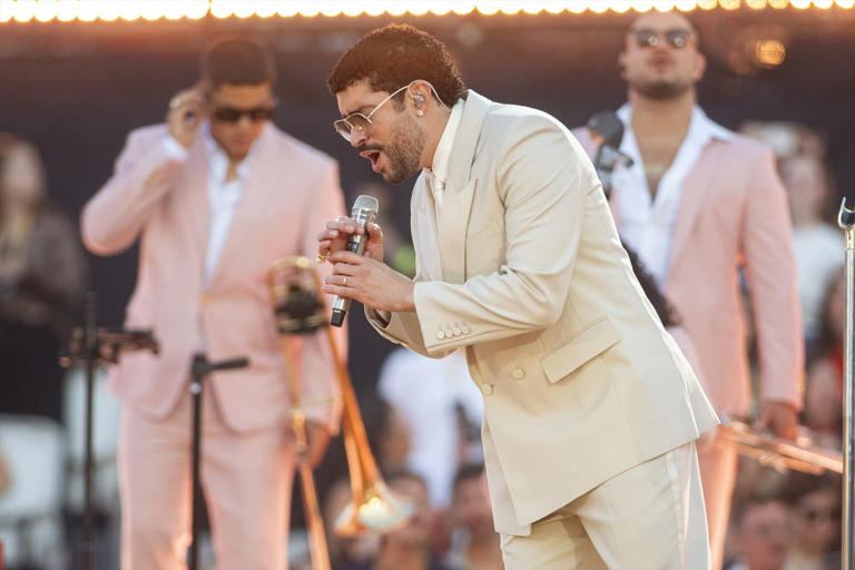 Bad Bunny desata la locura en Barcelona con un show lleno de reguetón y ...