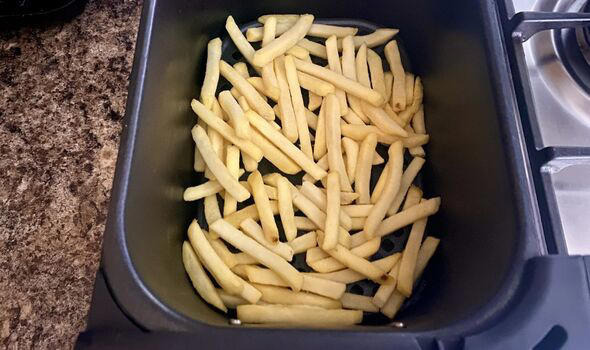 I make frozen chips crispier without adding oil using 1 simple cooking ...