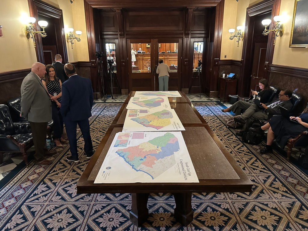 Republicans are rushing to redraw districts before midterms. Here's ...