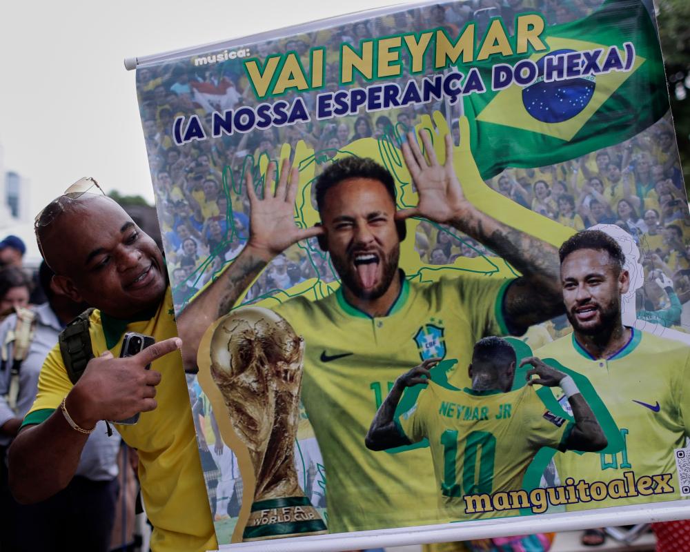 Ancelotti's World Cup gamble on Neymar shows Brazil still desperate for own Messi