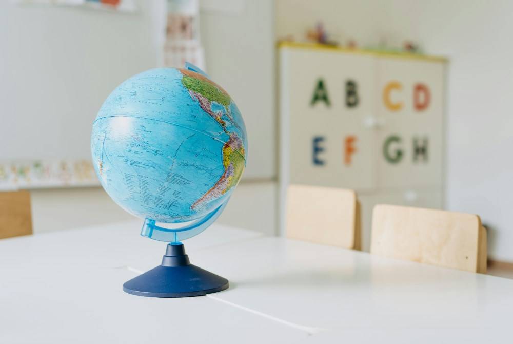 World schooling: When the world becomes a classroom