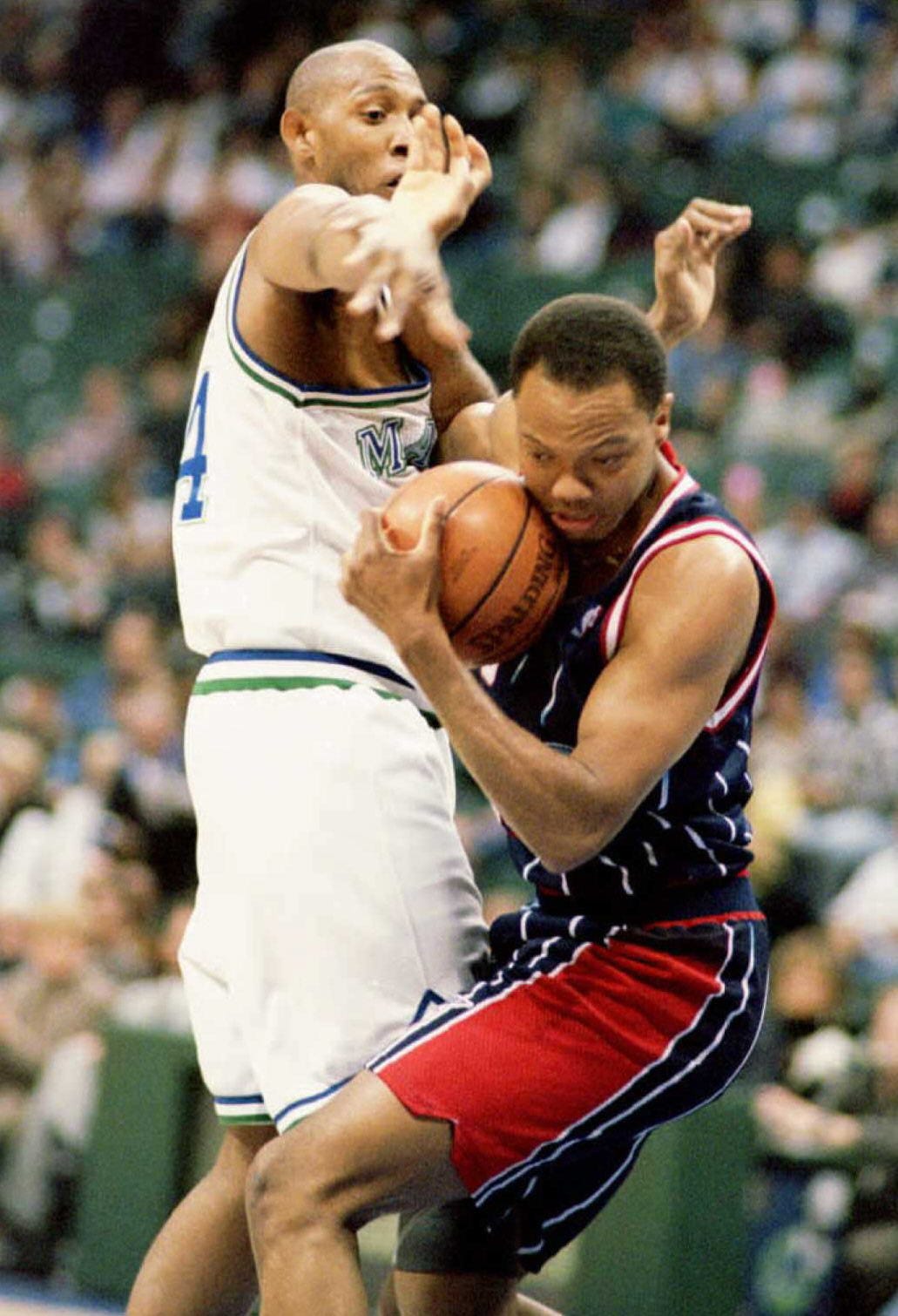 Houston Rockets jersey history No. 15 - Mike Breaux (1992-94)
