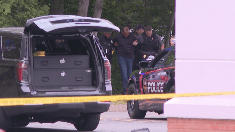 Update: Heavy police response at West Warwick hotel ends with man in ...