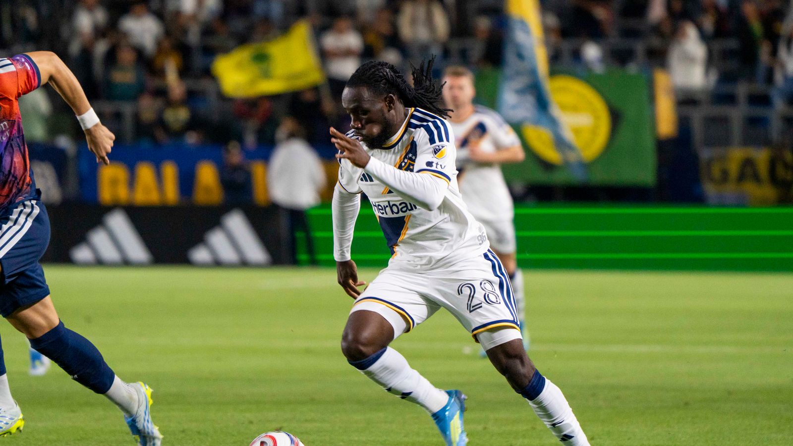 LA Galaxy denied win in home Houston draw