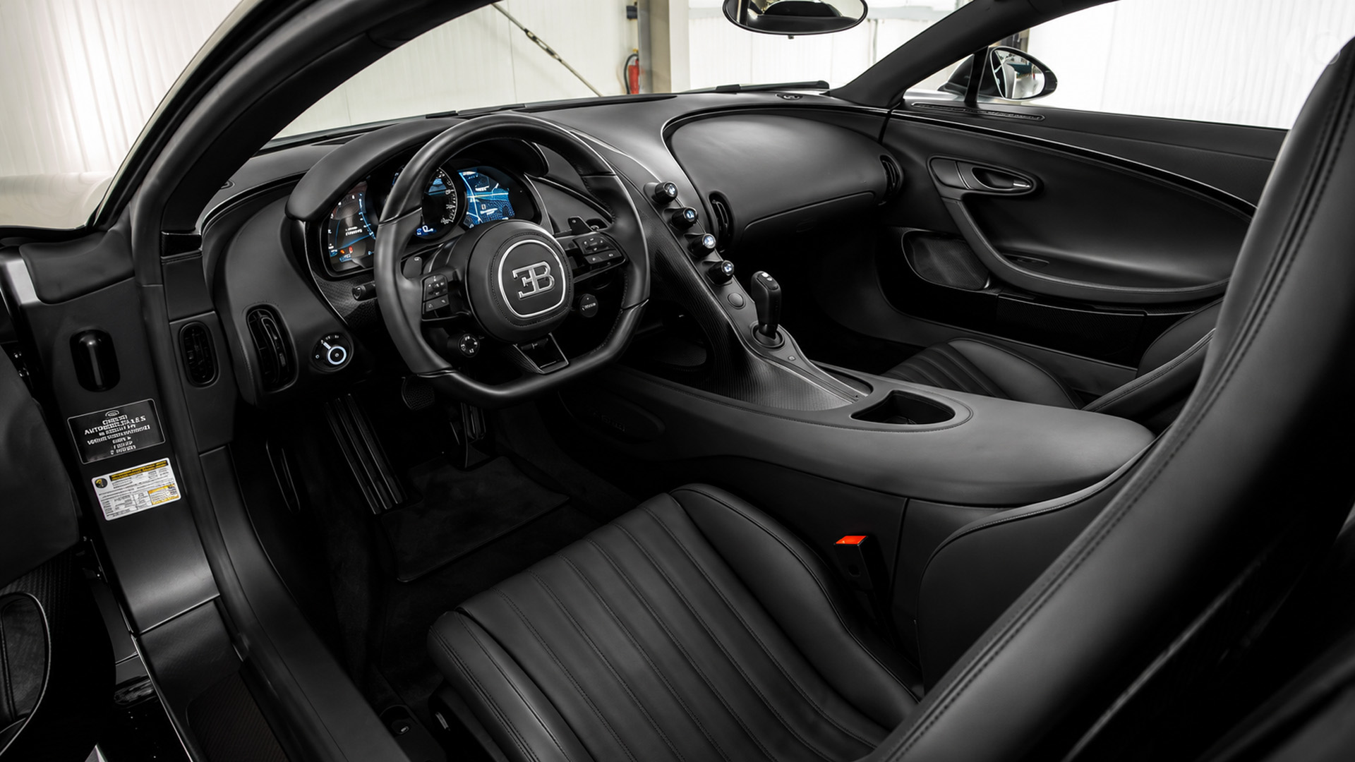 Zeldzame Bugatti Chiron Sport Noire: Luxe Interieur in Detail