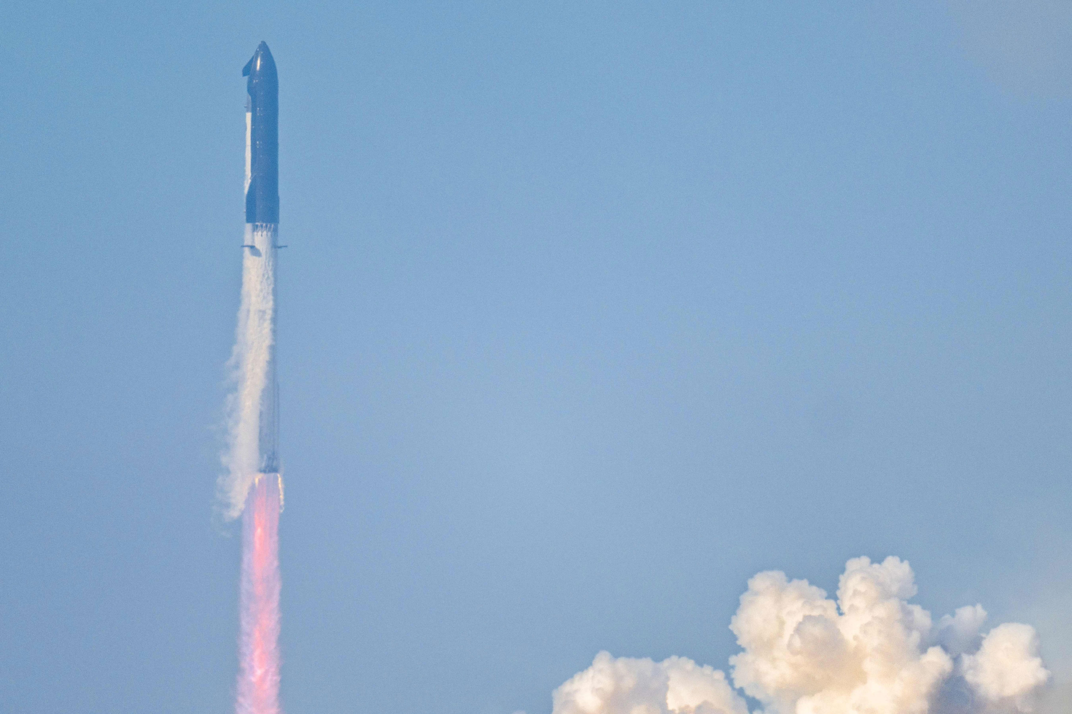 SpaceX successfully tests world's largest rocket
