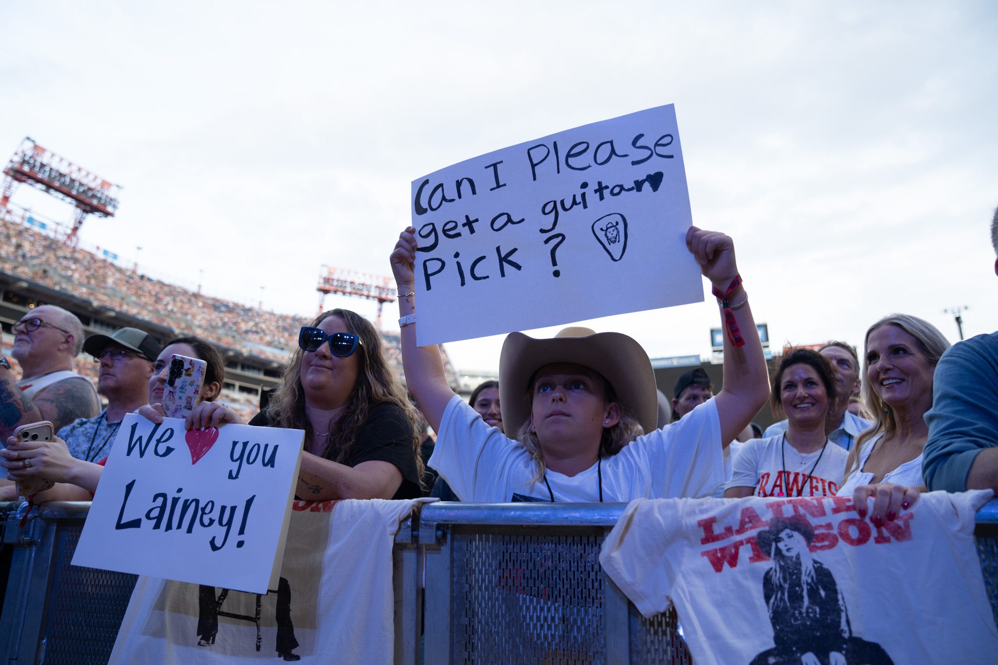 Chris Stapleton, Lainey Wilson drench Nissan Stadium in country soul
