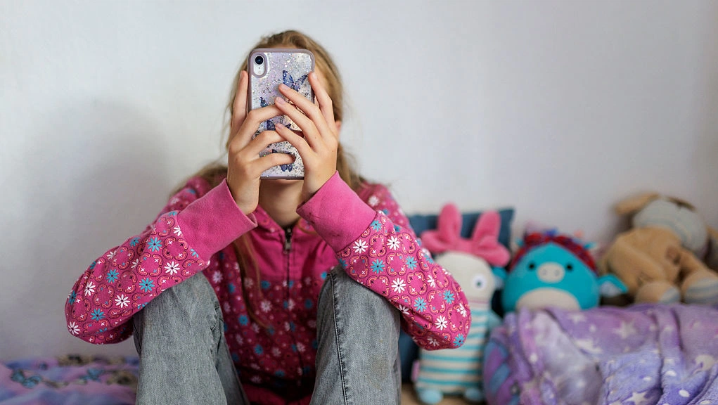 Surgeon general issues urgent warning on kids' screen time harms