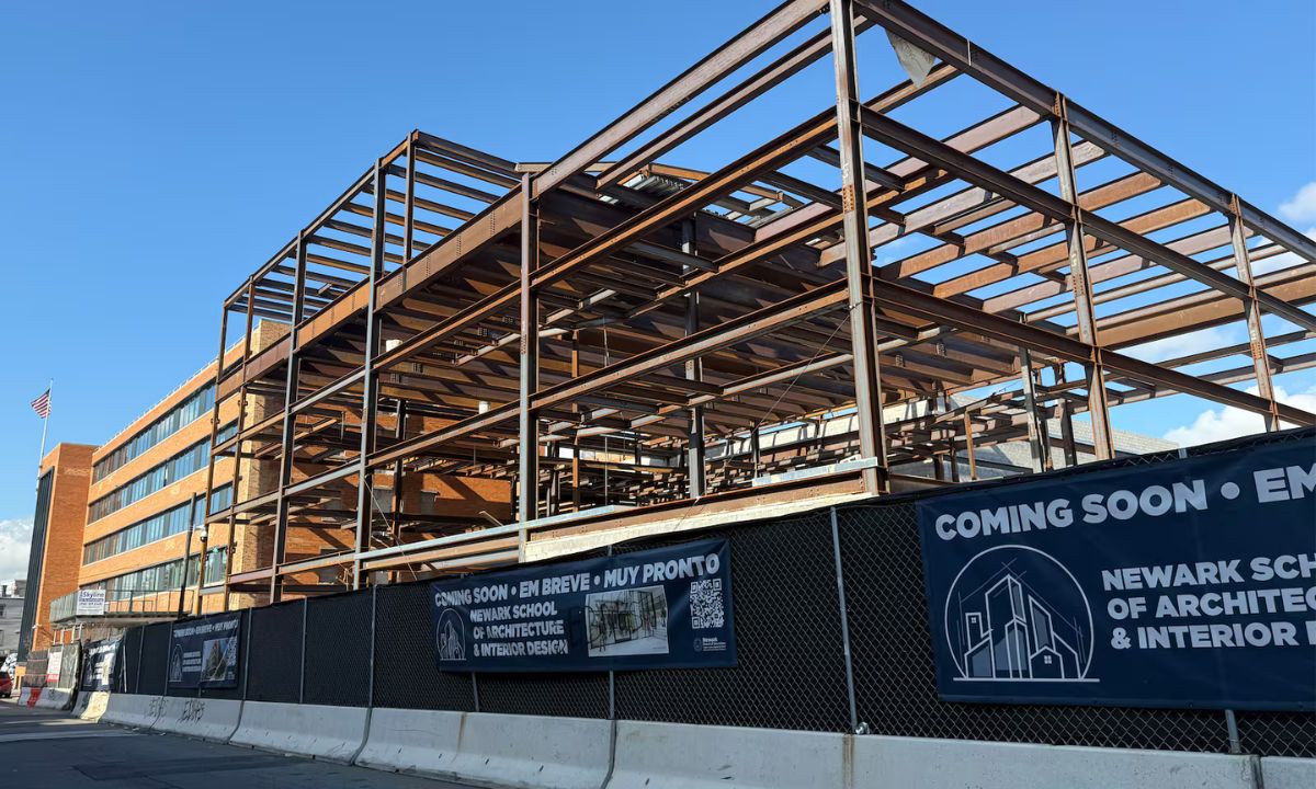 Fixing America’s crumbling school infrastructure is centerpiece of ...