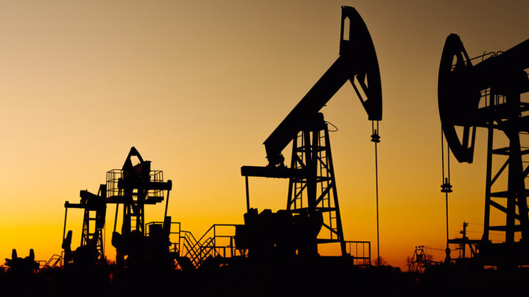 Which country owns the most number of oil rigs?
