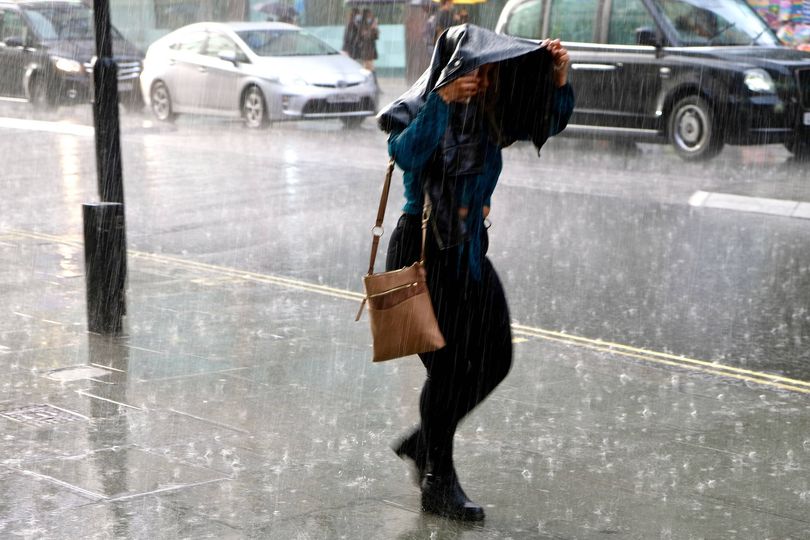 UK weather: Horror maps show exact areas forecast mega downpours as 7-day heatwave ends