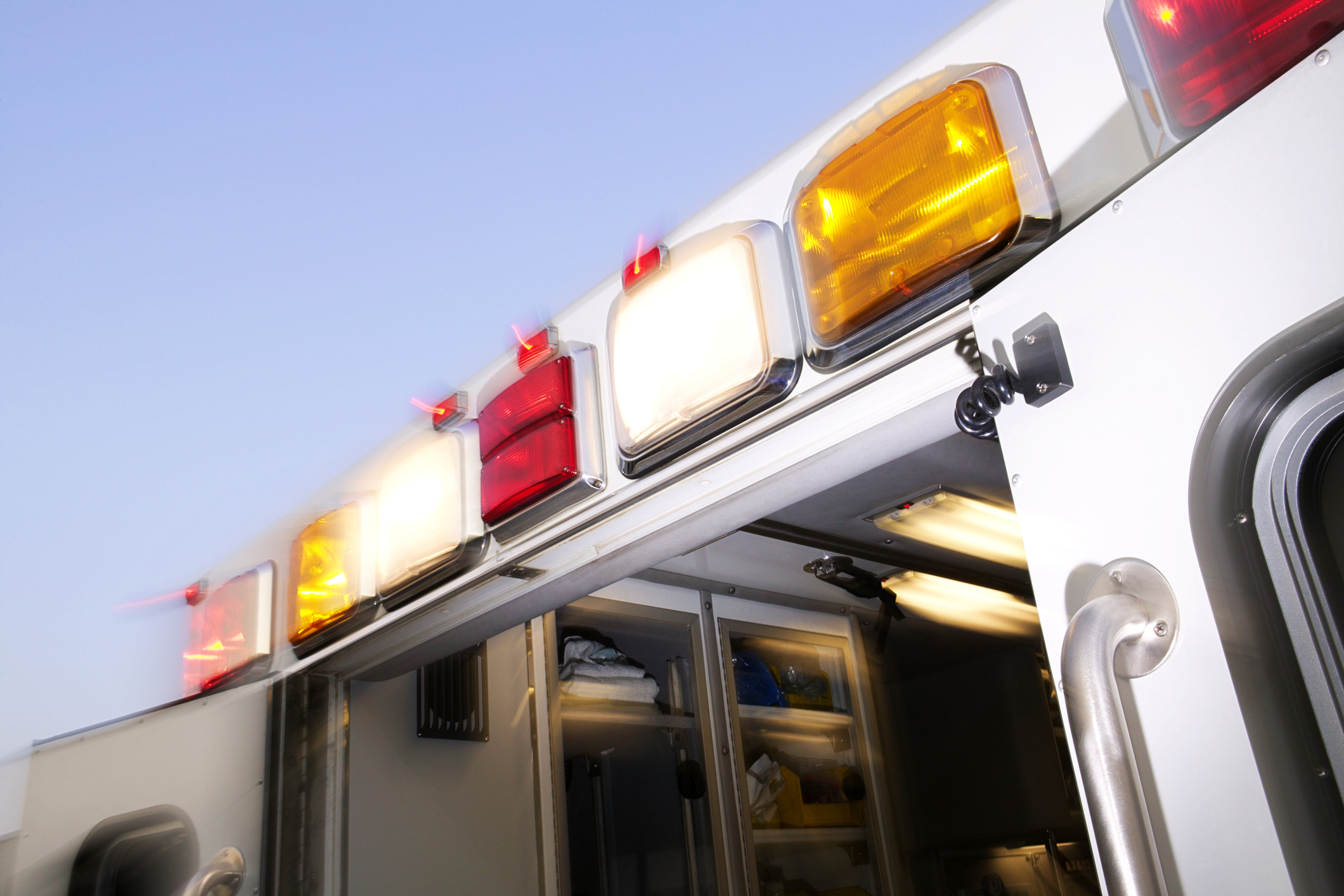 Bystanders rescue driver after car plunges into Pembroke Pines canal ...