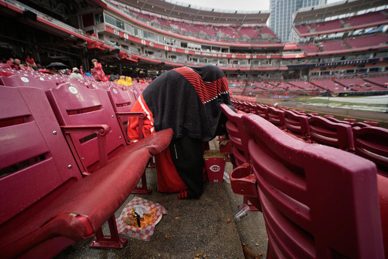 Cardinals-Reds postponed by rain, will be made up as part of a day ...