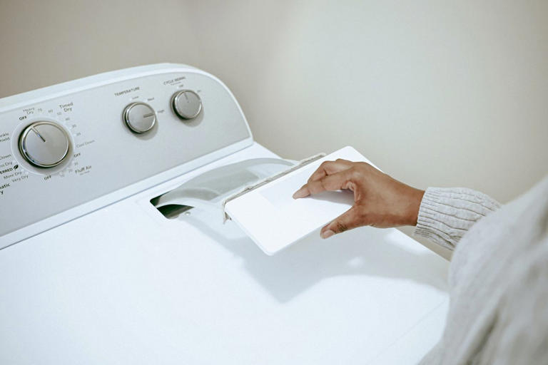 Is there supposed to be a gap between your washing machine and the wall ...