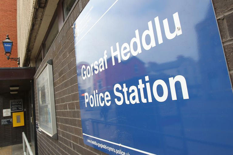 Police arrest man 'brandishing a crowbar' in Rhyl