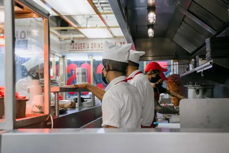 8 secret signals waiters use to communicate with the kitchen