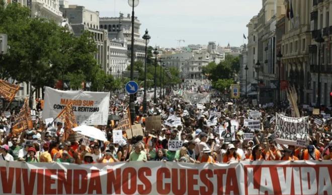 Miles de personas se manifiestan en España pidiendo medidas de urgencia ...