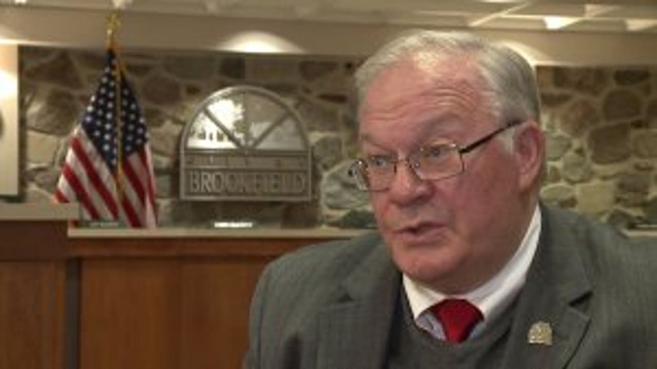 Brookfield mayor taking leave of absence, council president to fill role