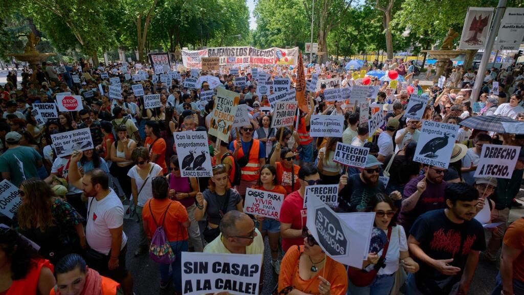 Miles de personas marchan en Madrid contra la escasez de viviendas y el ...