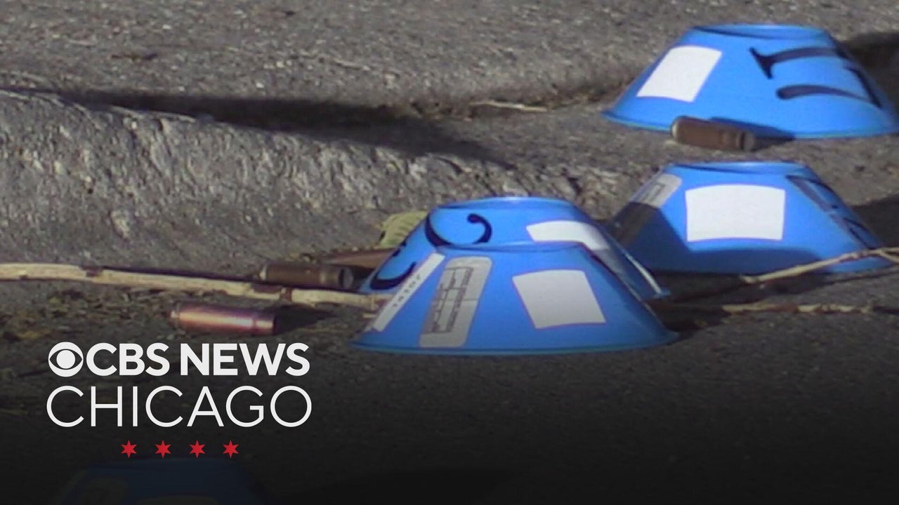 17-year-old boy shot while walking outside on Chicago's Near West Side