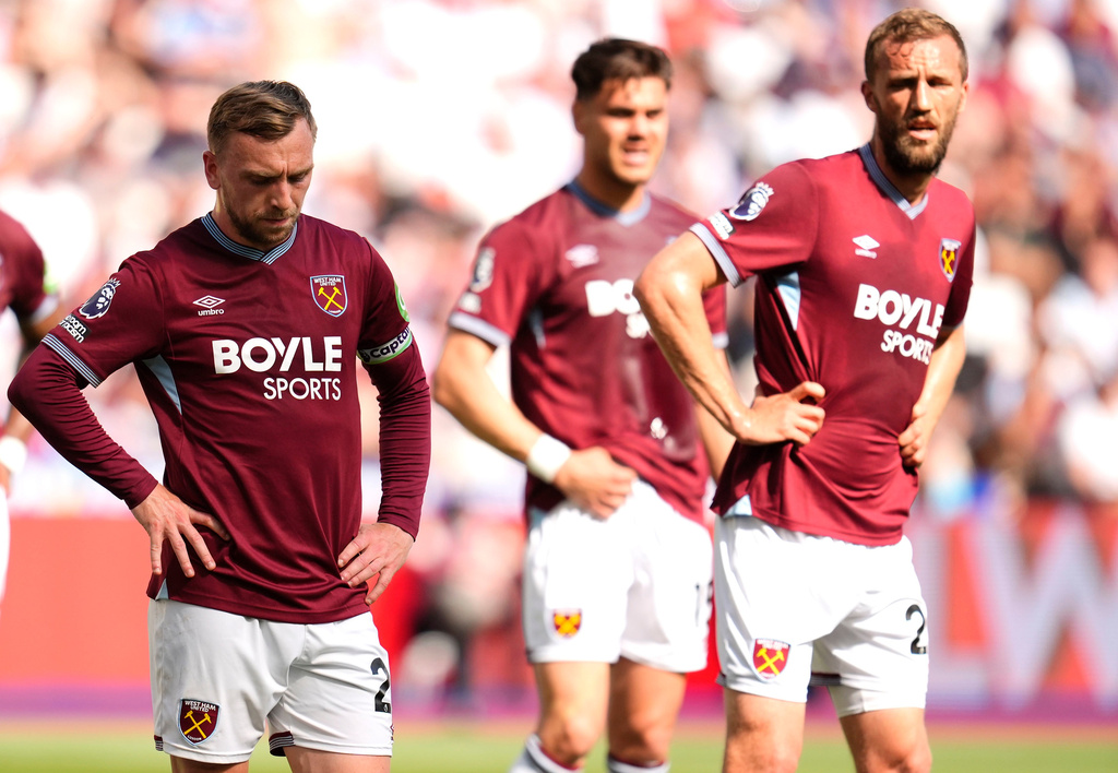 Final de la Premier League: El West Ham desciende y los Spurs se salvan; Guardiola y Salah protagonizan emotivas despedidas.