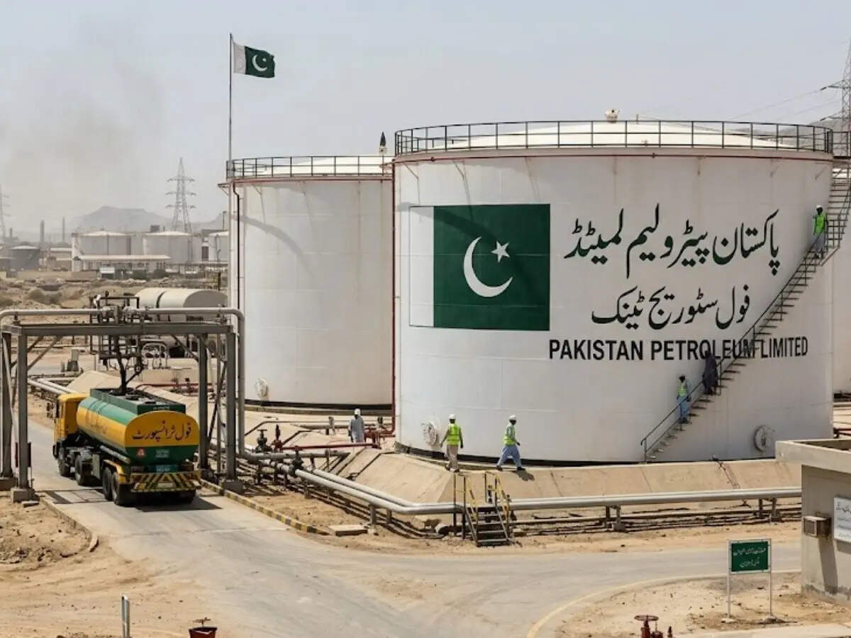 Pakistan eyes Gulf-backed oil reserve hub at Gwadar amid Strait of ...