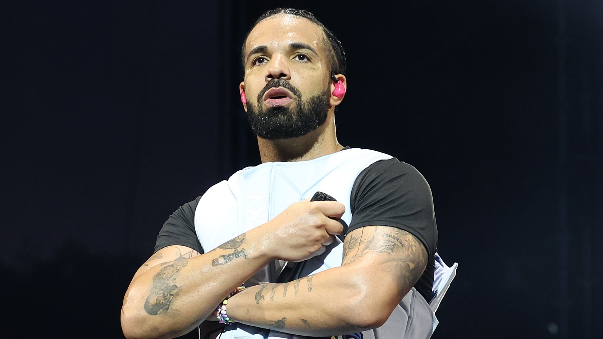 Huge music star makes history with chart-topping albums