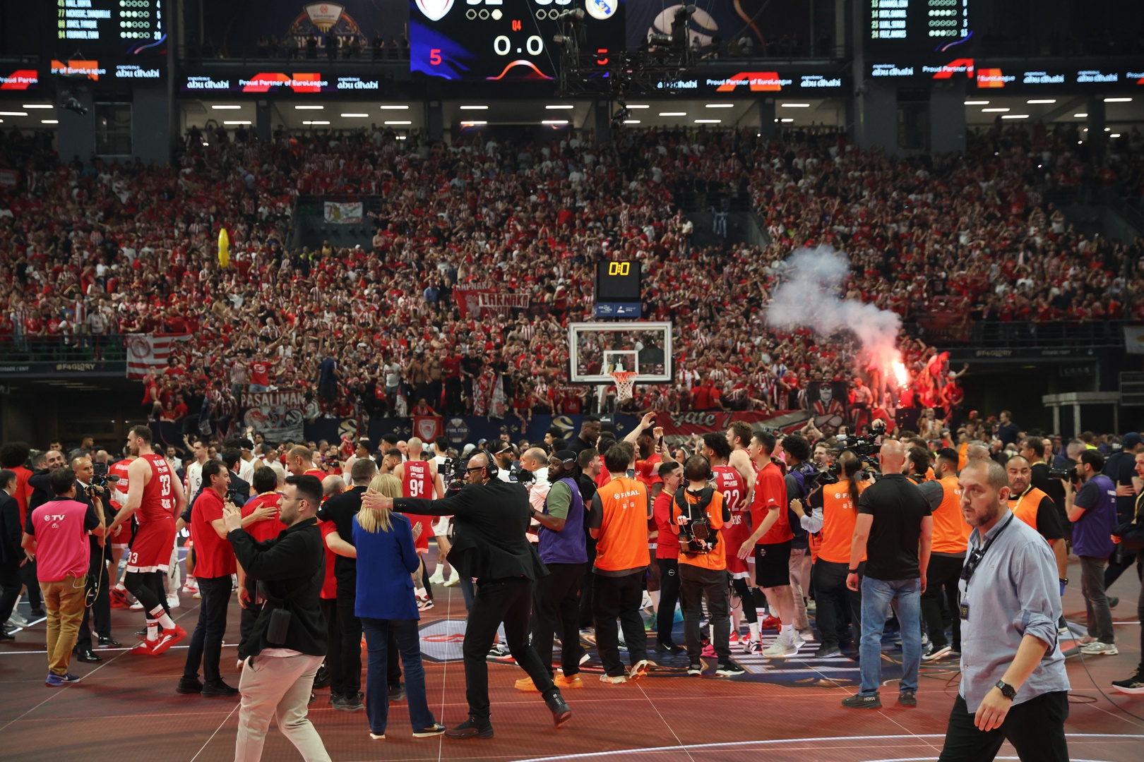 92-85. El Olympiacos vuelve a reinar en Europa ante un Real Madrid que ...