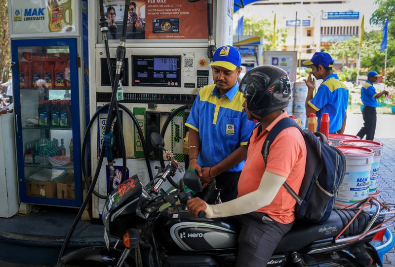Indian retailers raise fuel prices a fourth time amid Iran war