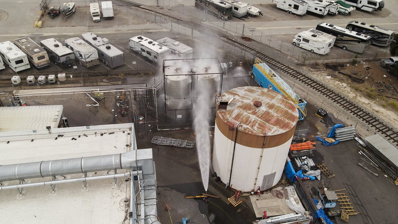 Potential crack in California chemical tank could avert explosion ...