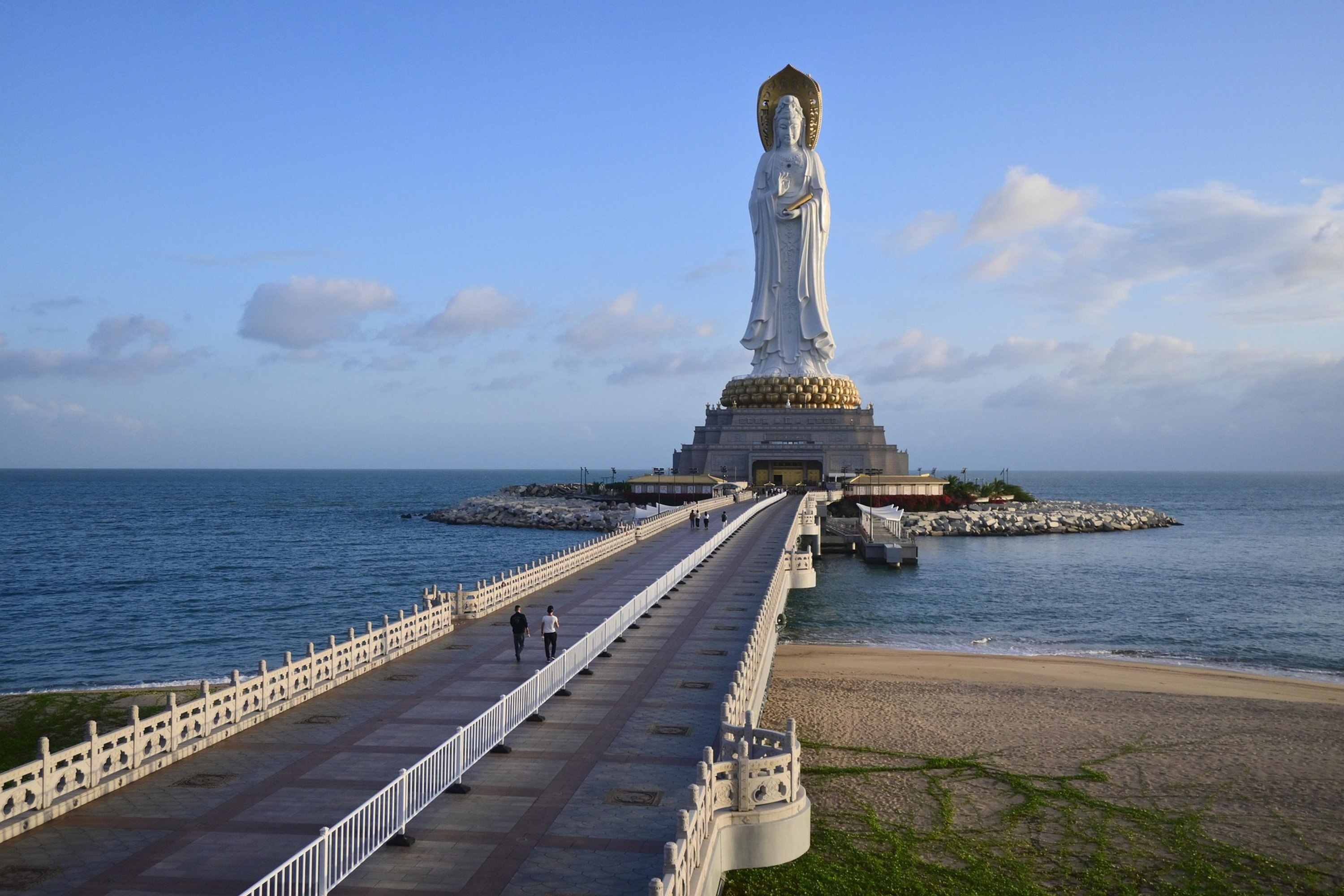 三亚碧海沙滩，尽享南国海岛暖阳