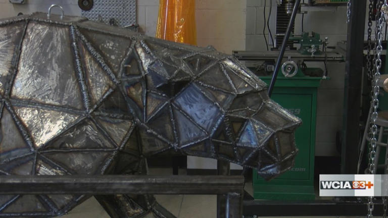 Decatur students build new mascot statue