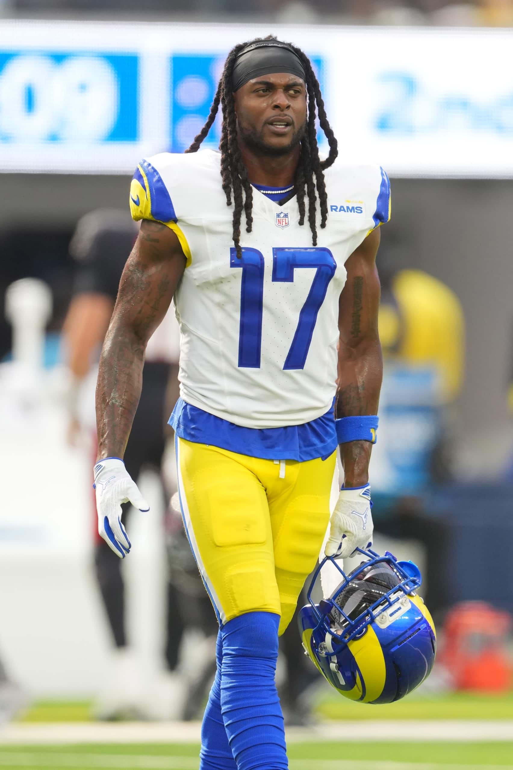 Los Angeles Rams WR Davante Adams honors bet with camp kid