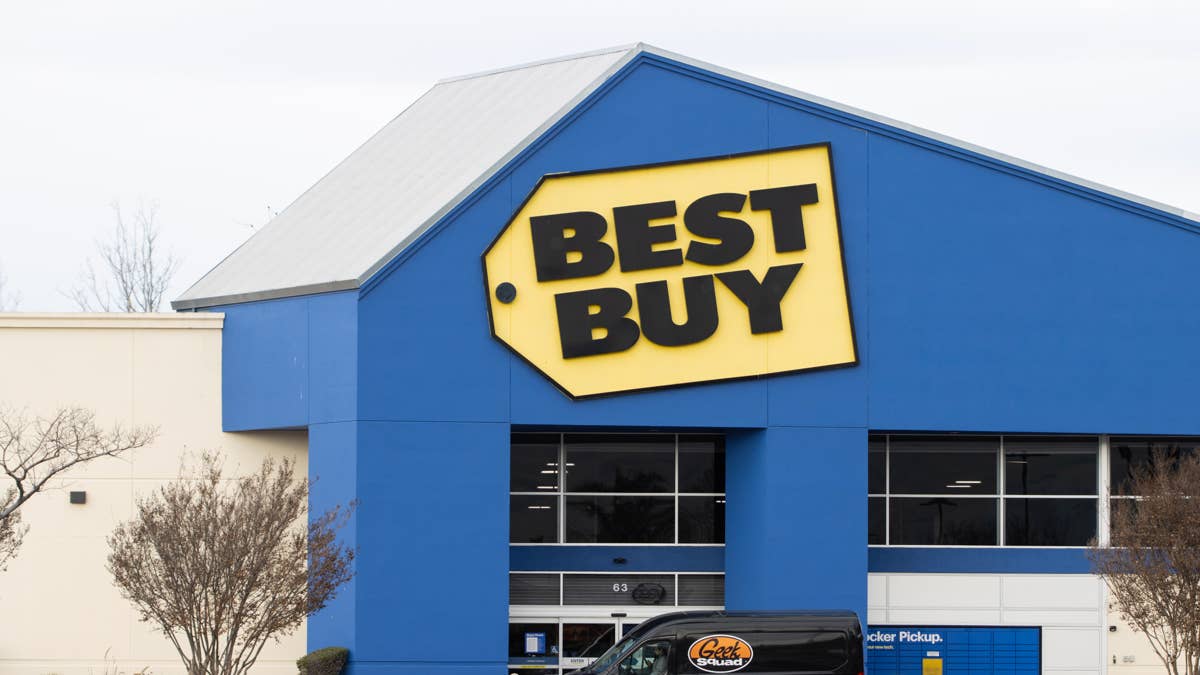 These are Best Buy's Memorial Day hours