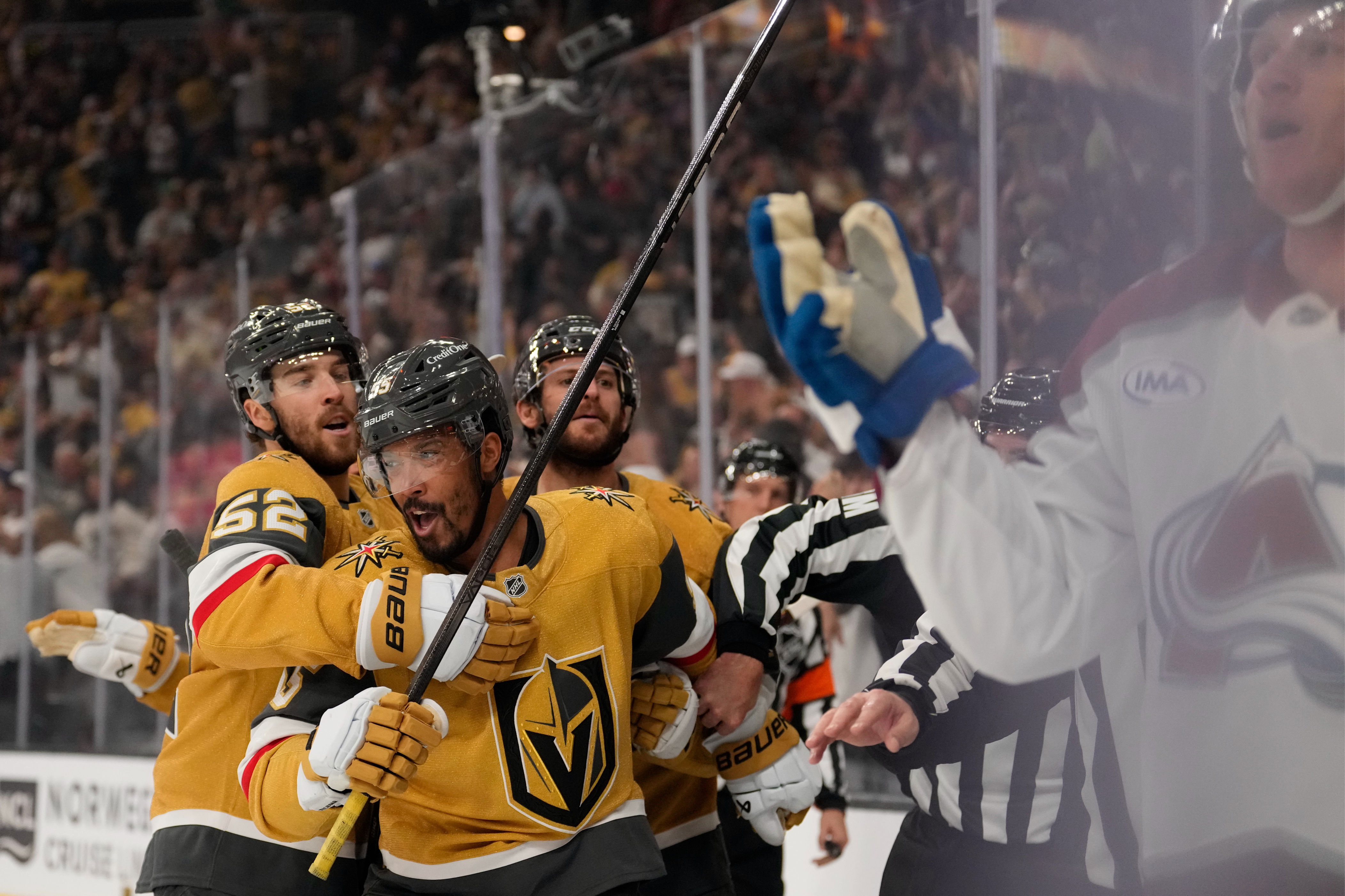 Hertl’s late winner caps Golden Knights’ wild 5-3 rally, giving them a ...
