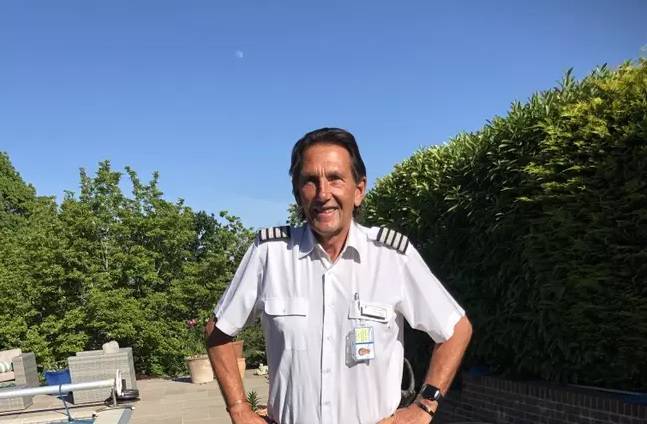 world-s-most-experienced-pilot-reveals-why-you-might-not-be-told-to