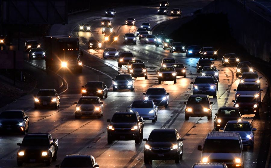 Travelers see smooth skies, but bumpy roads this record-breaking ...