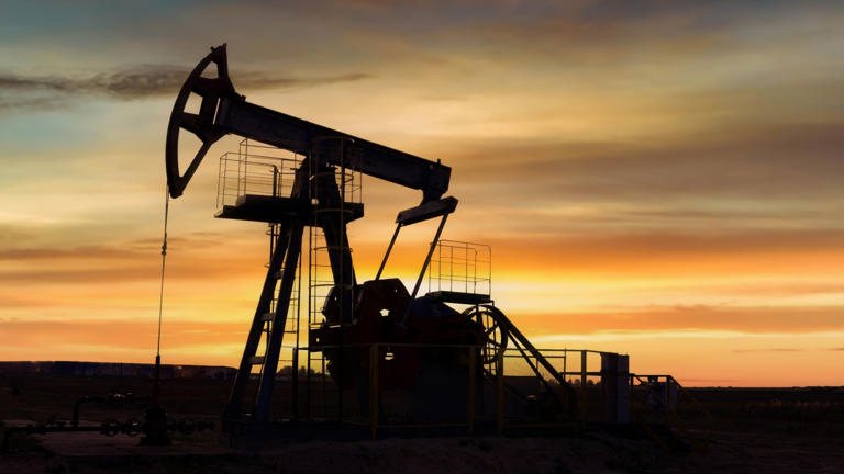 Hürmüz Boğazı'nda barış umudu petrol fiyatlarını düşürdü