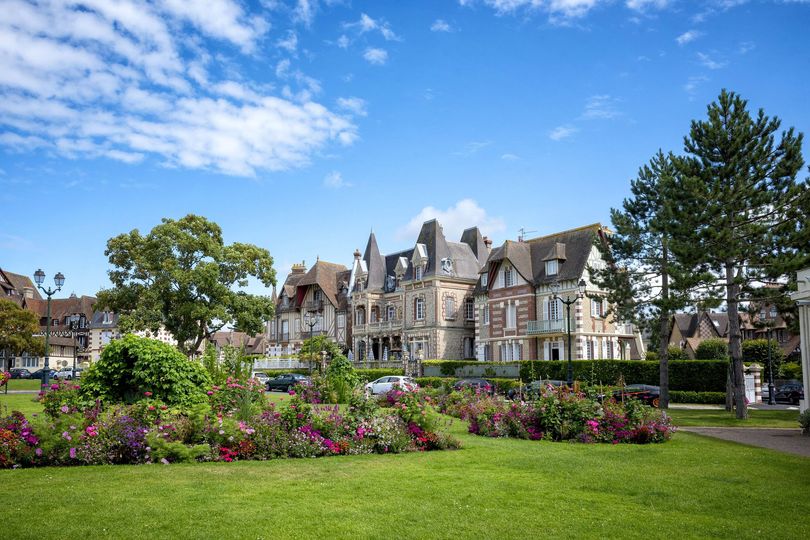 'Mini England' seaside town in France is desperate for British tourists to return