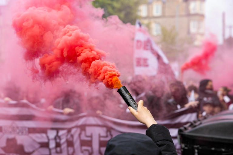 17 brilliant and emotional Hearts fan photos as Tynecastle roars Jambos ...