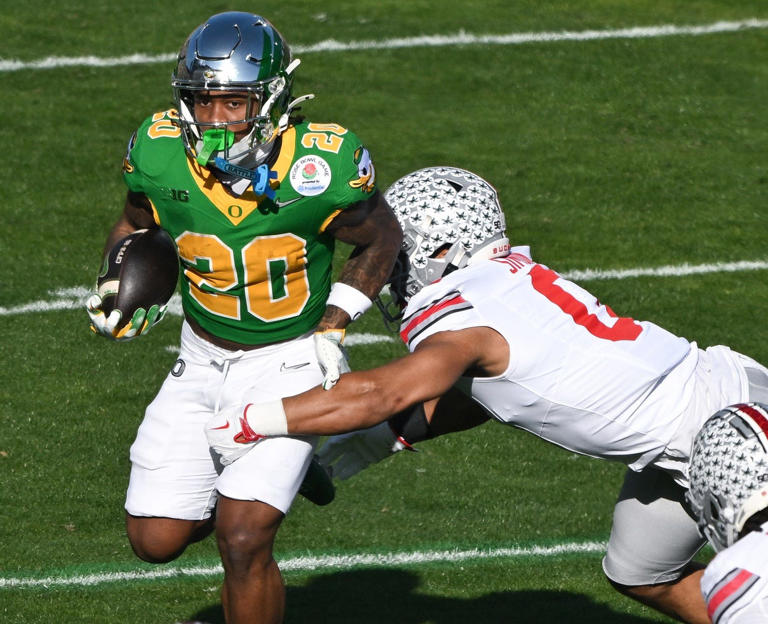 What color do Oregon Duck fans wear? Weekly color schedule for 2026