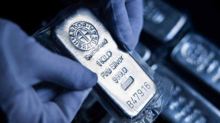 Silver inventories on COMEX drop below 80 million ounces. What it means ...